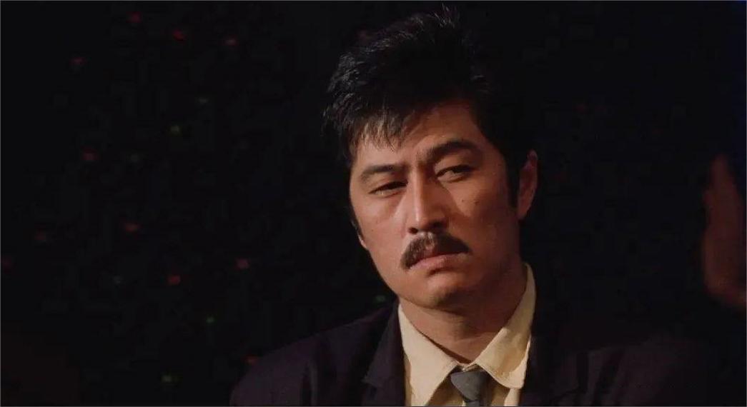 演员失业回农村直播摆摊记录生活这6位过气艺人各有各的故事