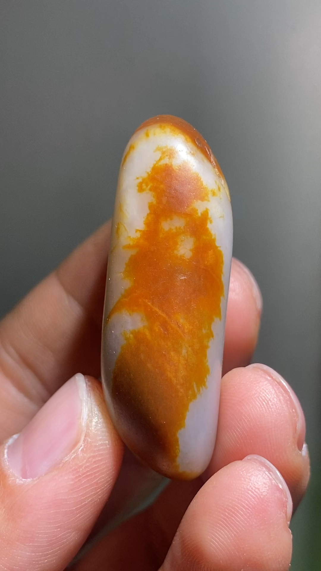 一张红皮惹人爱,无论肉质怎么样,和田玉籽料已然是红皮的天下了