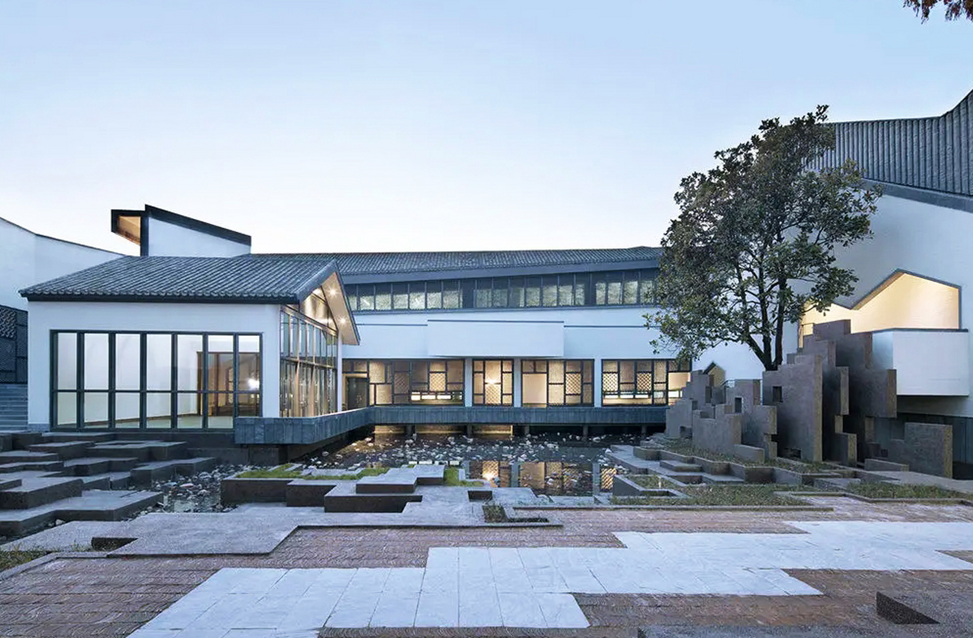 绩溪博物馆:古徽州文化的现代演绎  绩溪博物馆位于安徽省宣城市绩溪