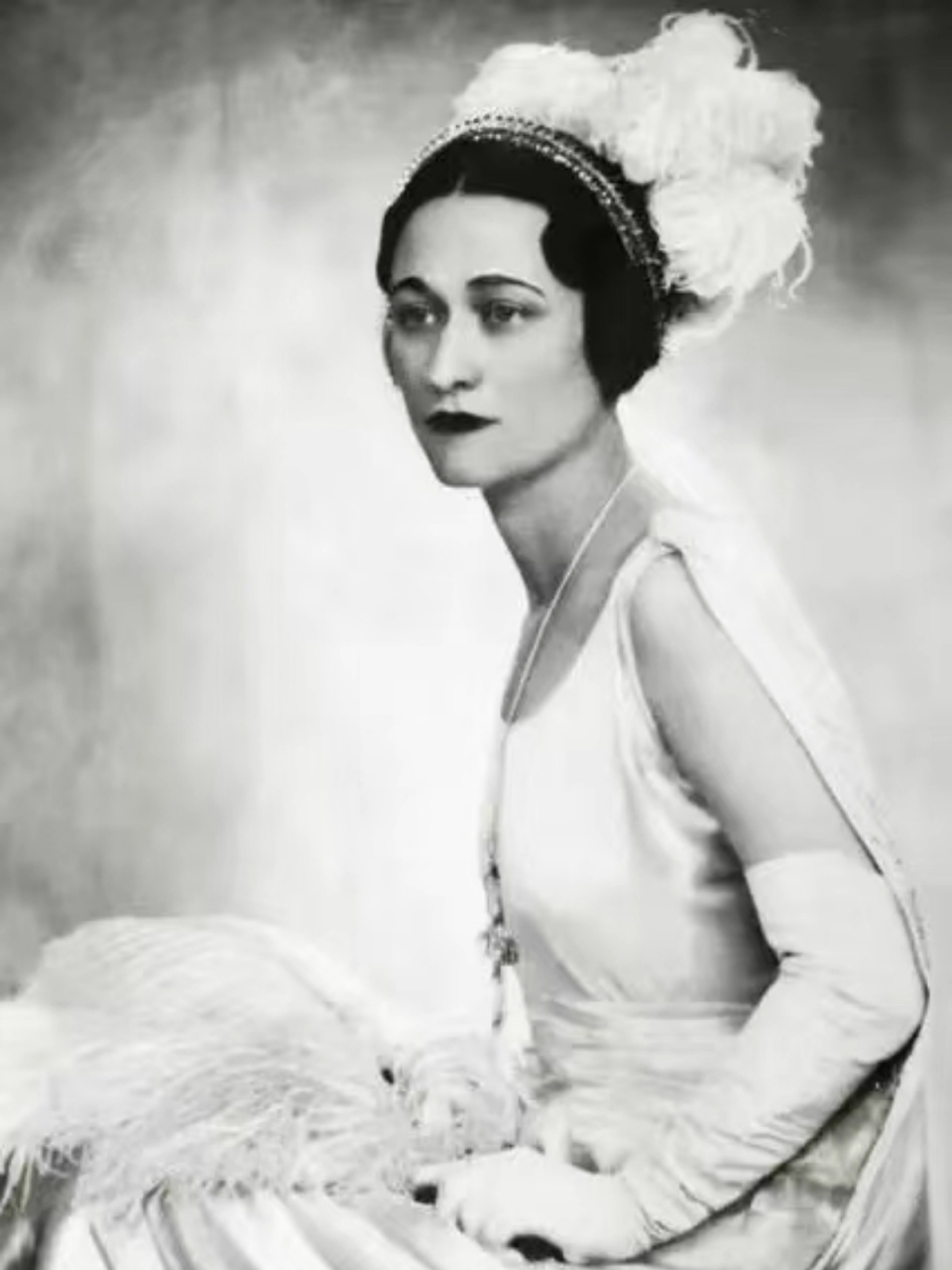 华里丝·辛普森,生于美国,英国女王最痛恨的人之一,温莎公爵夫人.