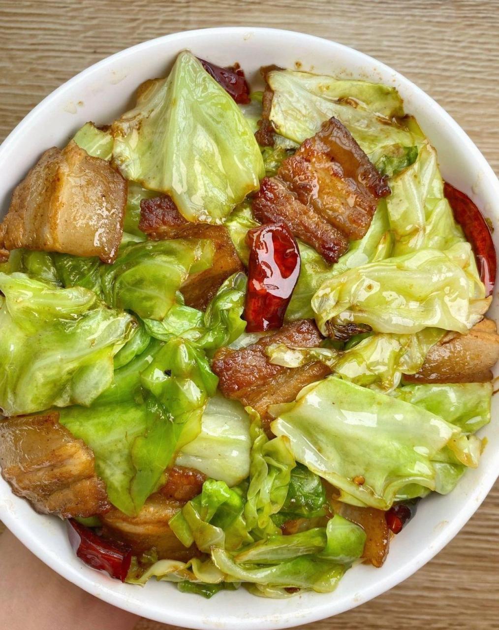 第三道不重样家常菜,干锅包菜         #奔赴春天的旅行