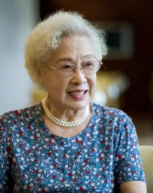 "这句话或许能最贴切地概括演员秦怡的一生.回