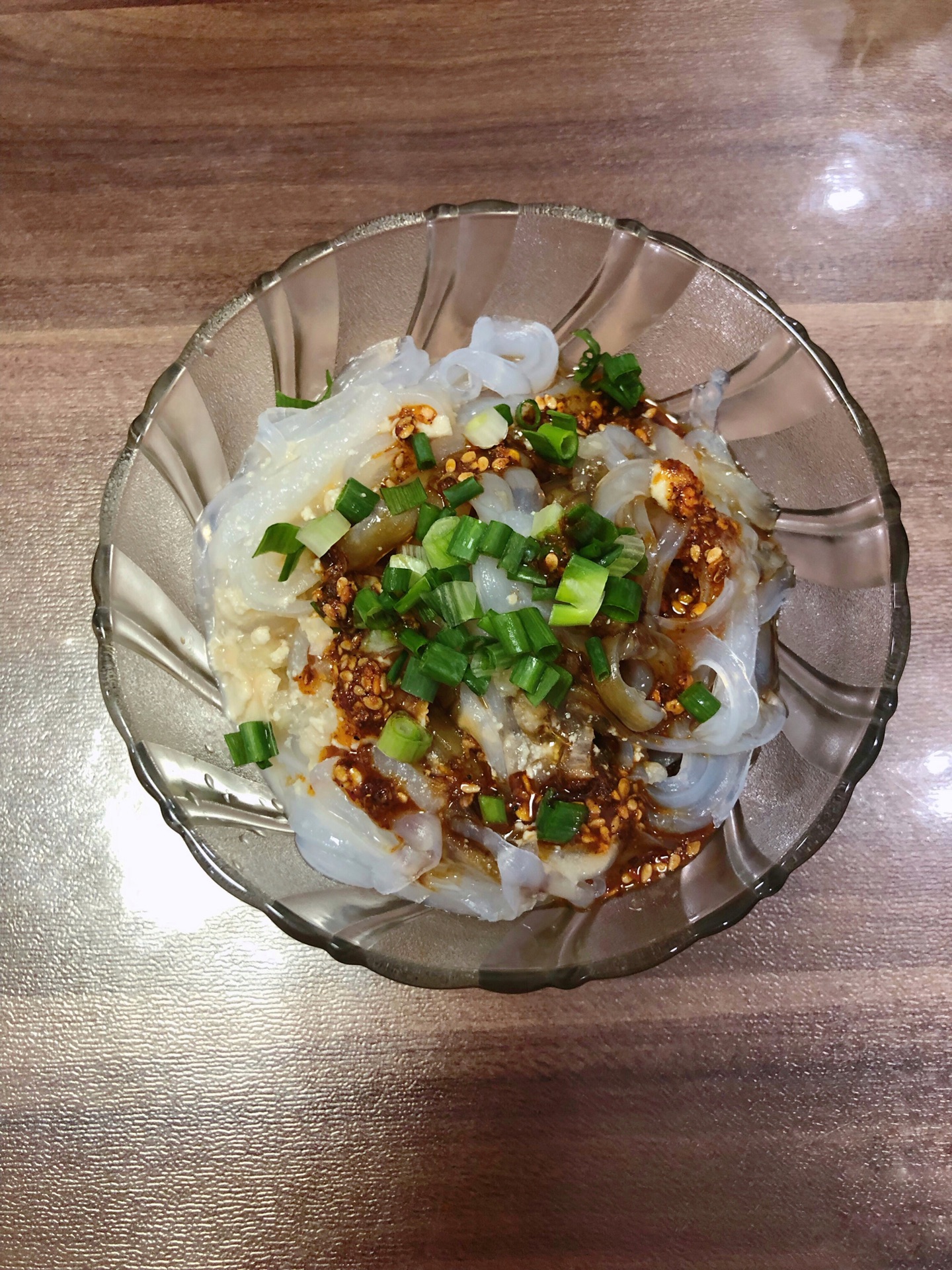 刮凉粉,清爽可口,口感细腻,酸甜相宜,尝一口停不下来的美味!