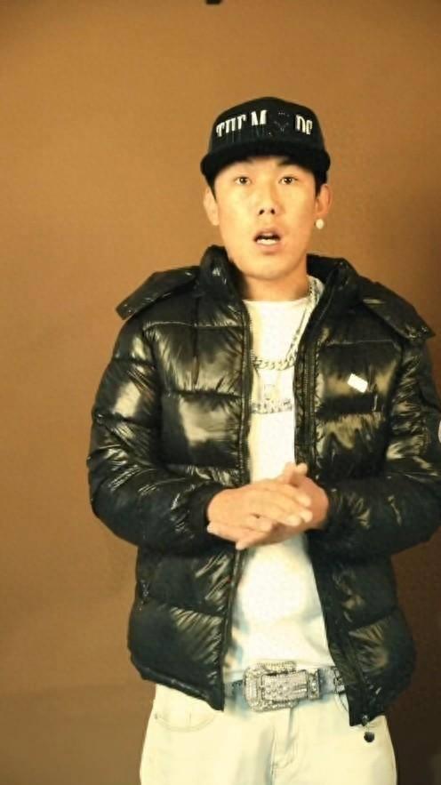 笑梗不笑人,诺米真男人,身为rapper,作品没有一句脏话