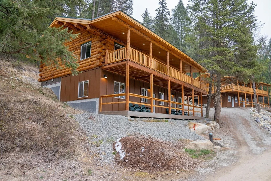 如果有一天你财富自由了,你会在老家建一栋这样的木屋别墅吗?