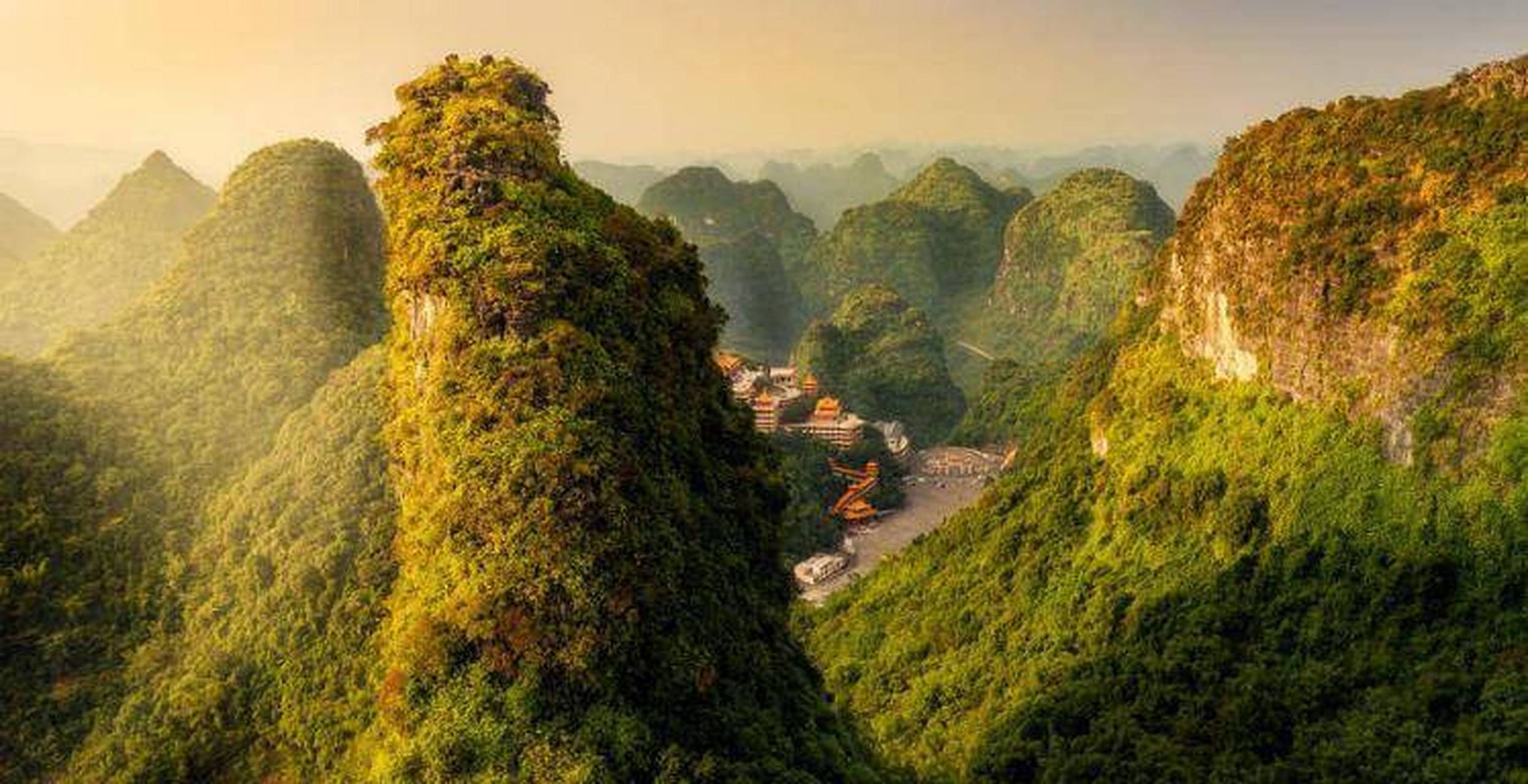 合肥旅游必去的十大景点包括蜀山风景区,三国(吴)遗址公园,合肥野生