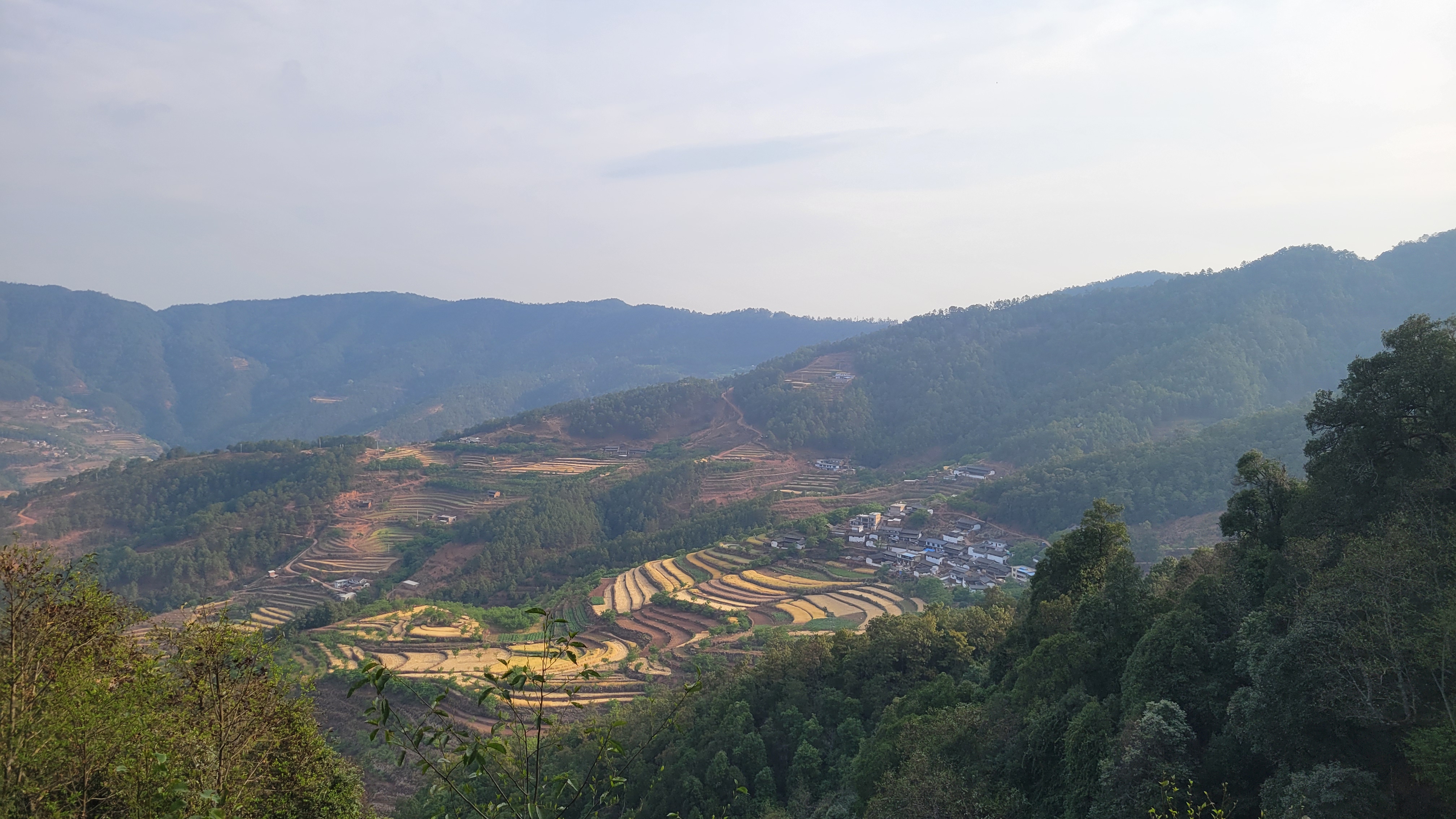 大过口乡位于楚雄市西部,其四周分别与楚雄市东华镇中山镇新村镇三街