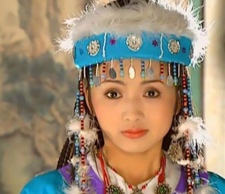 苦命的刘丹27岁去世父亲殉职哥哥离世萧剑为她扫墓多年