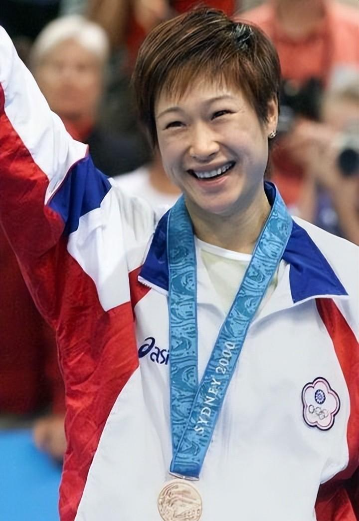 30年前入日本籍,击败邓亚萍大喊"哟西"的何智丽,如今过得如何