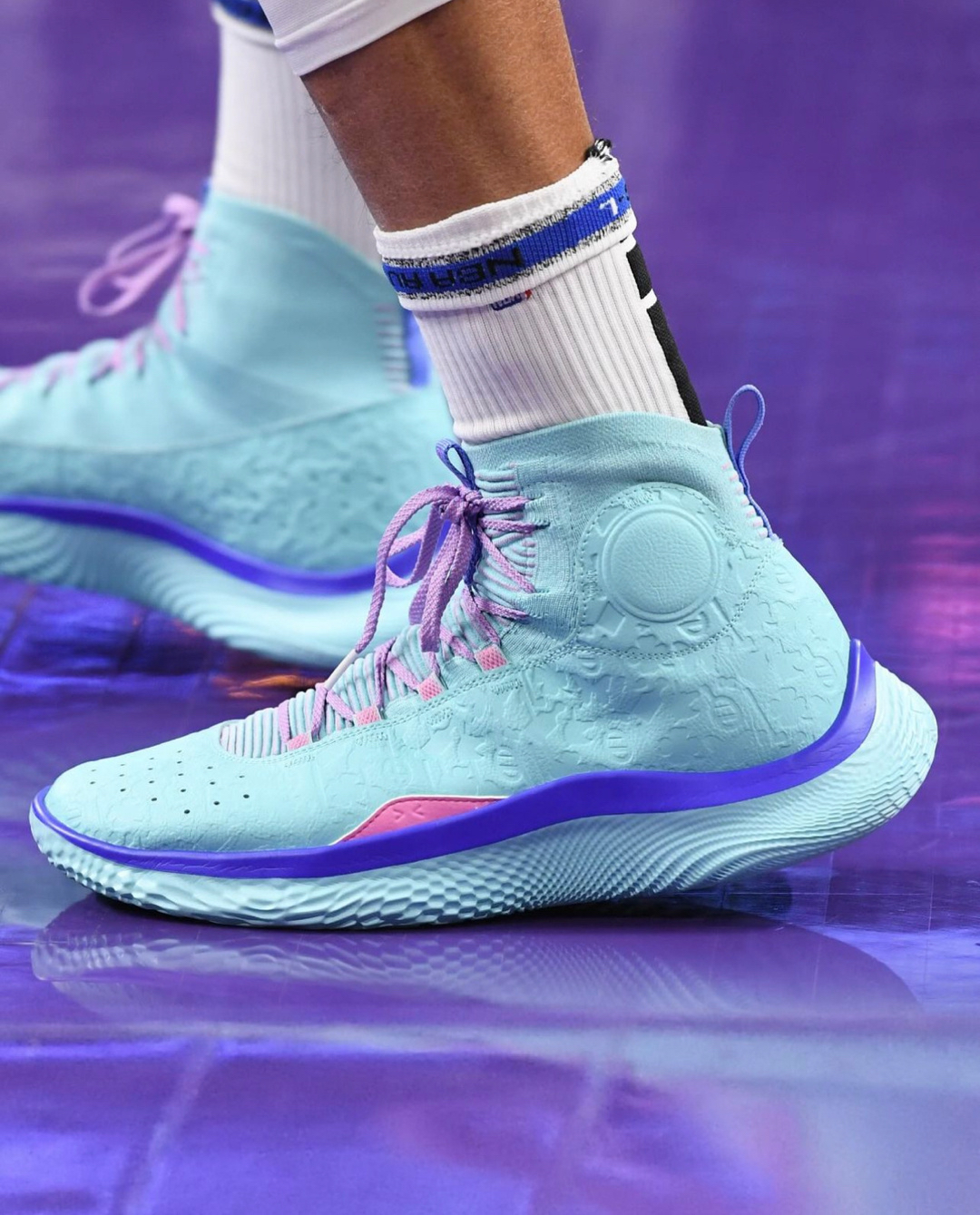 库里新鞋curry 4 flotro pe灵感来自于他的新书i am extraordinary