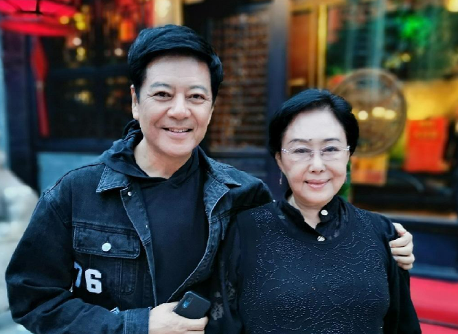 颜世魁是80年代顶级偶像,因商业失败和妻子离婚,现年67岁