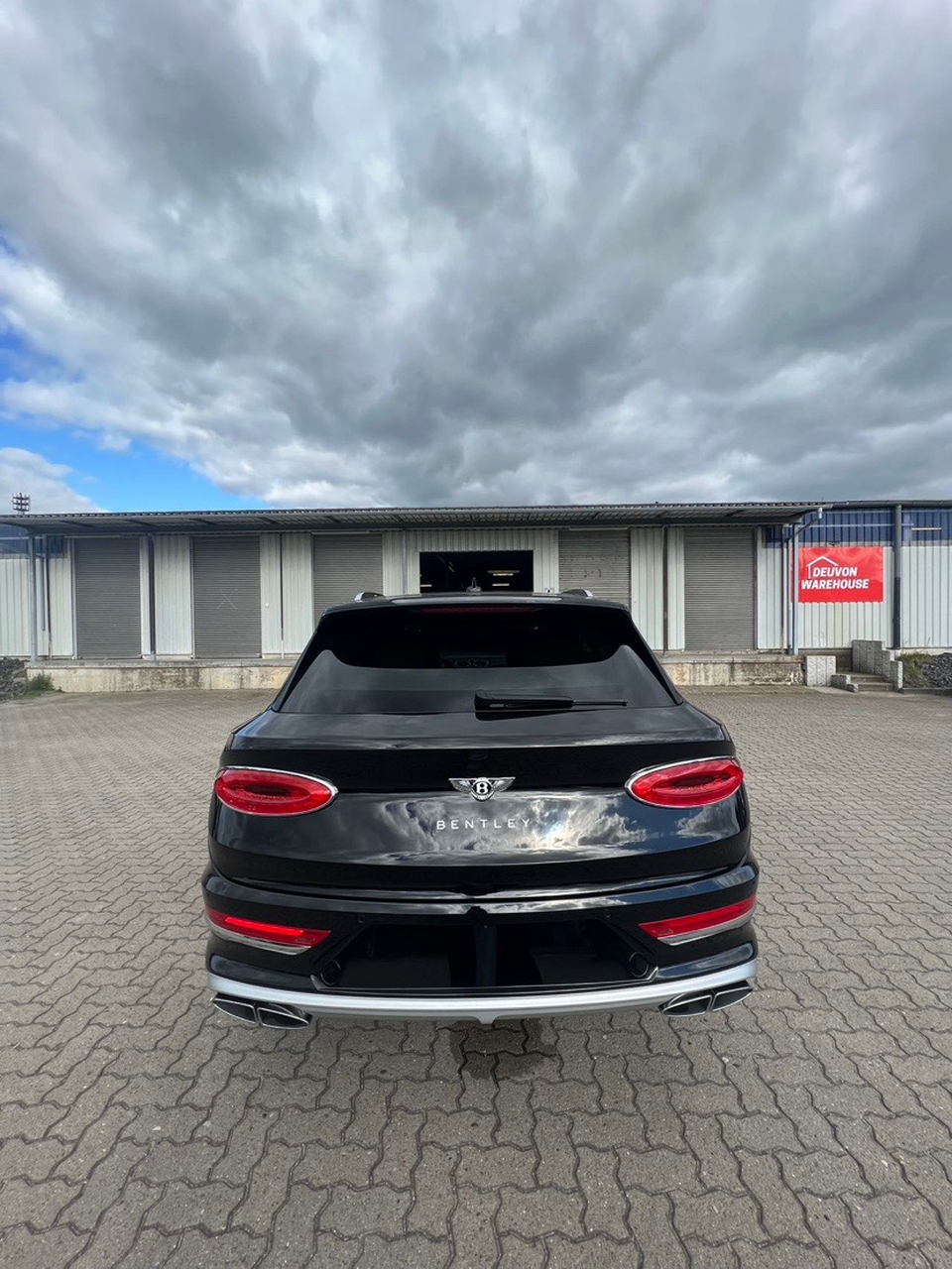 平行进口最高配宾利添越4.0v8 400多万