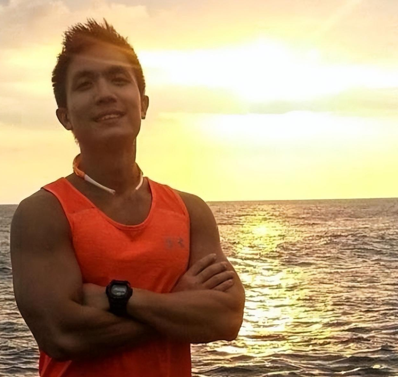 安德鲁是一位出生于新加坡的华裔"85后"小伙子,他的中文名叫许国峰.