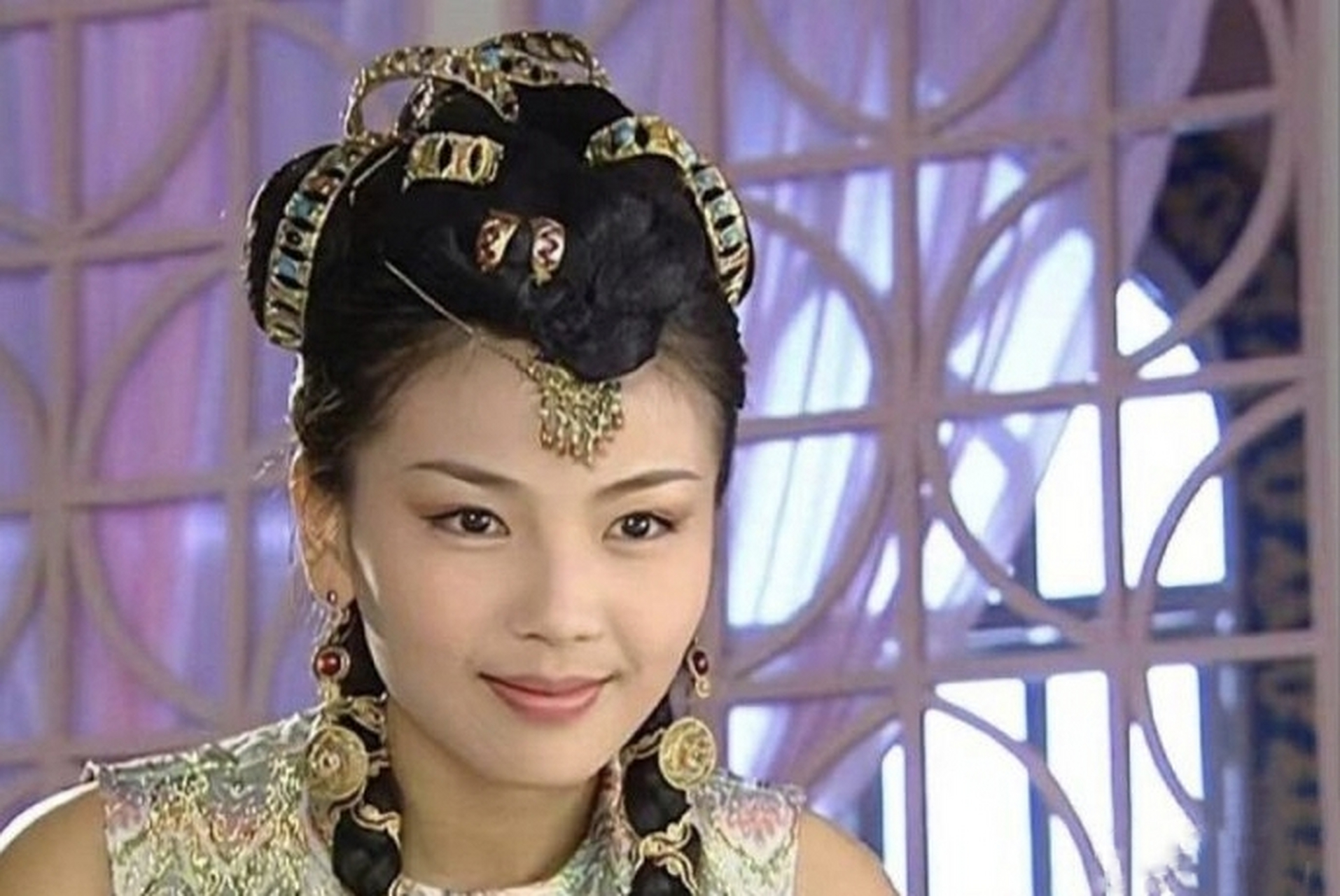 《还珠格格3》慕沙和紫薇一模一样的装扮,谁更漂亮?