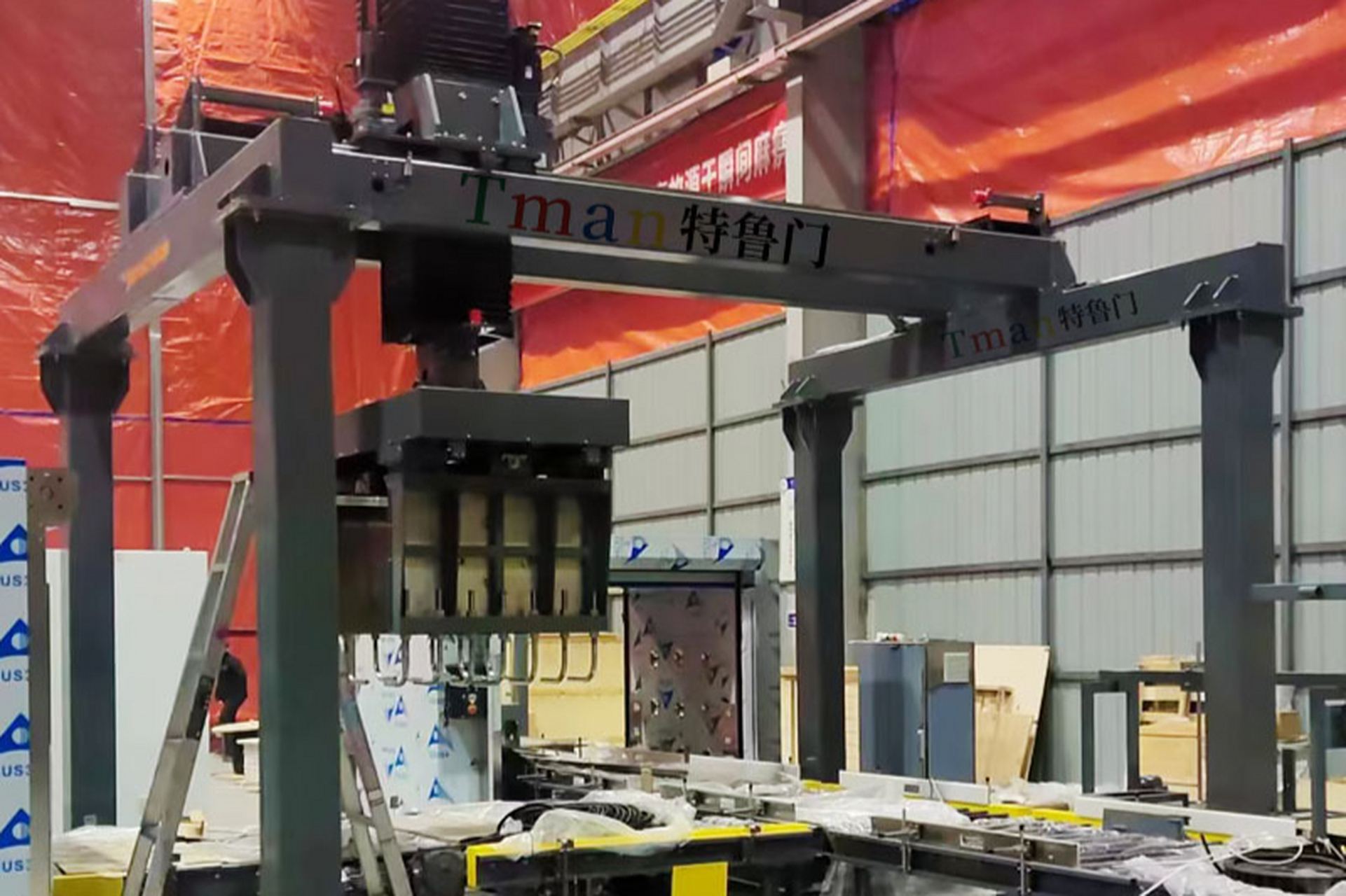 重载搬运桁架机械手是一种自动化搬运设备,应用于新能源行业高标准铜