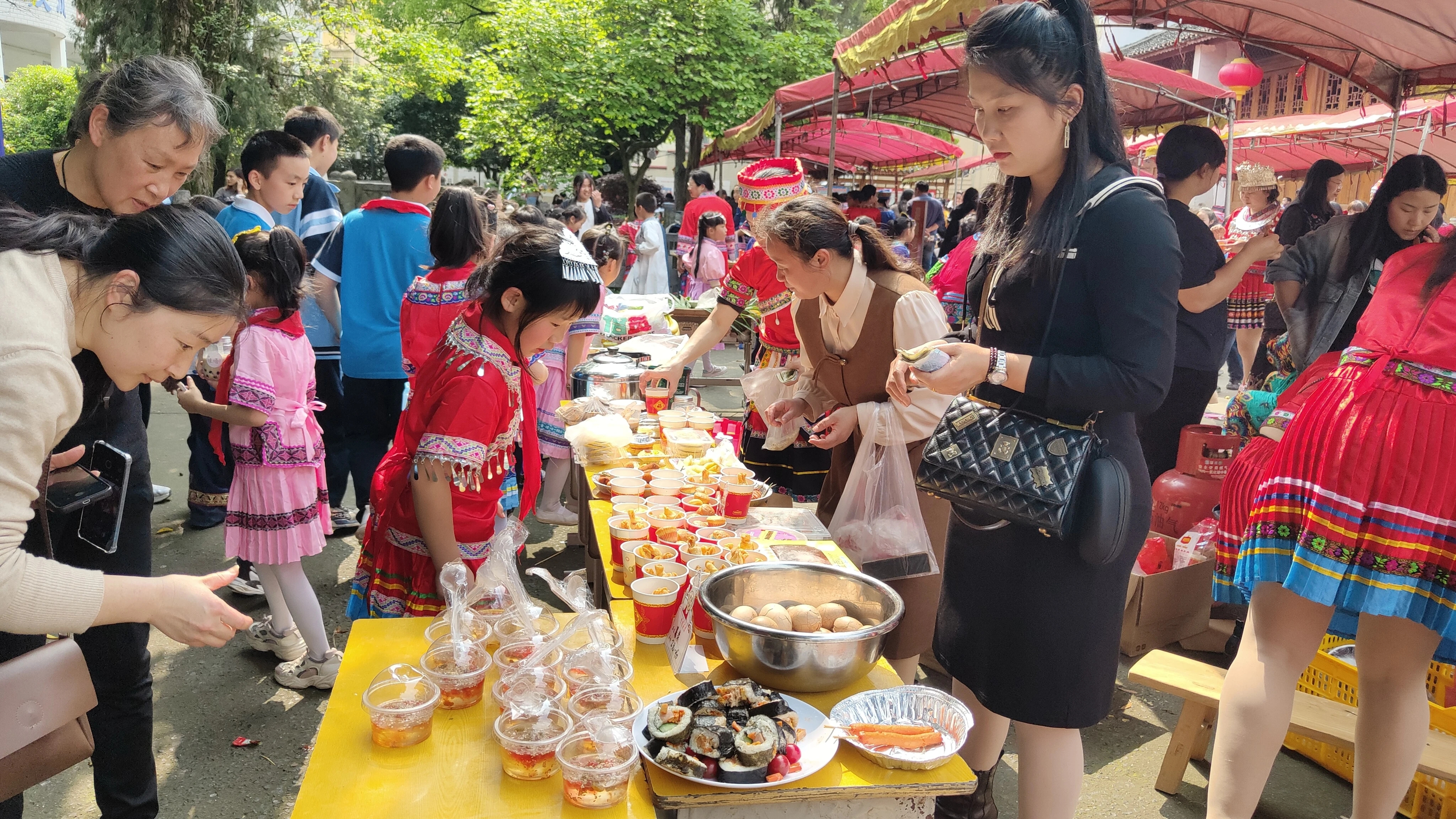 学校三月三美食节活动图片