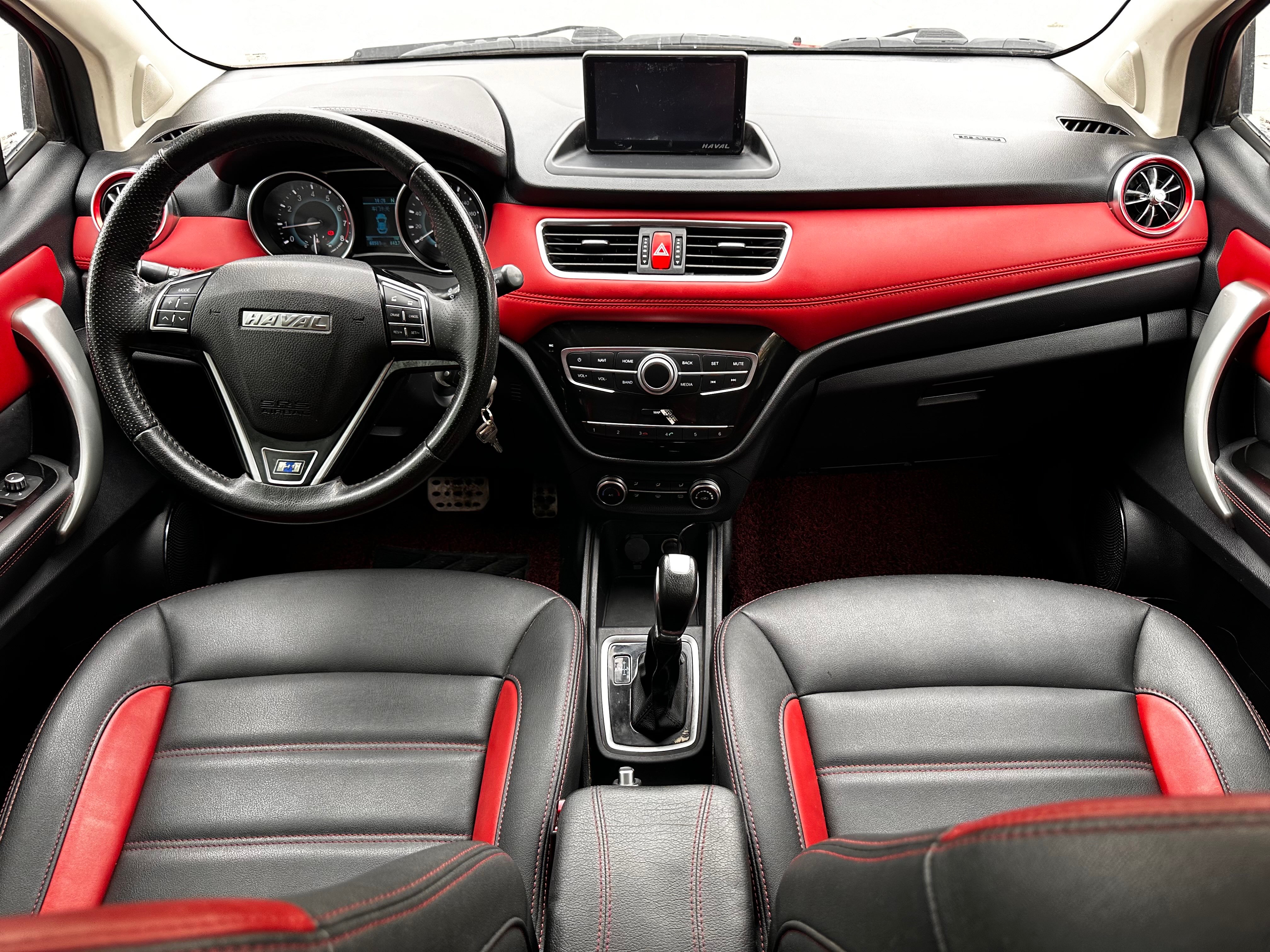 内饰做工完美,真皮包裹,红黑搭配,座椅也哈弗 h1 内饰哈弗h1内饰高清