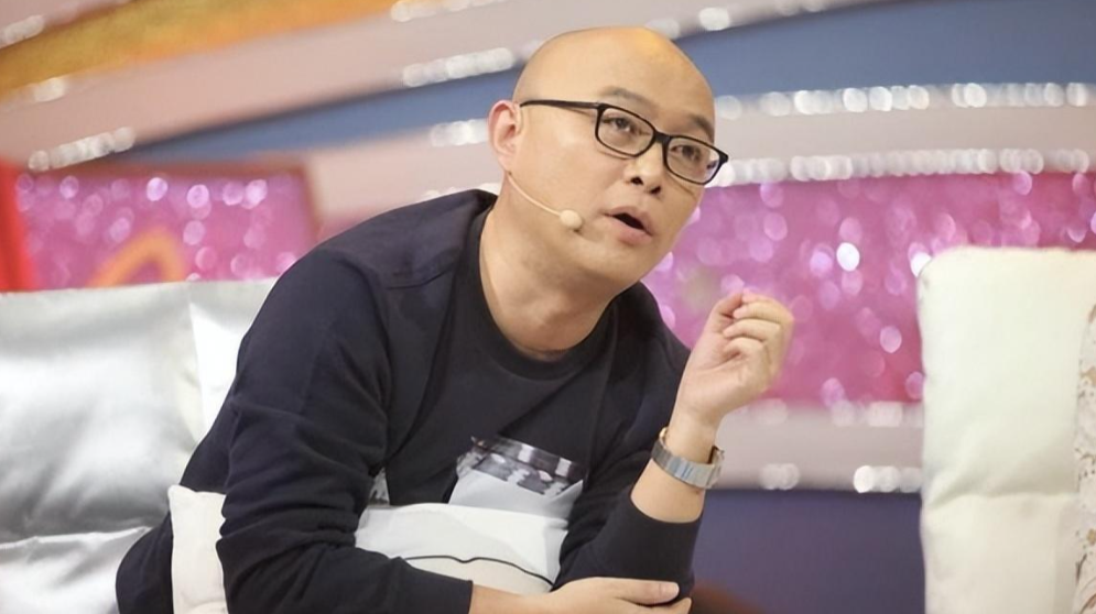 回顾没想到当年故意消失的孟非如今已走向属于自己的大道