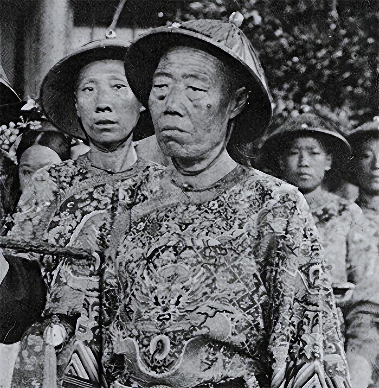 皇帝和嫔妃的生活在很多方面还有很多的不舒服,这才有了后来孙耀庭