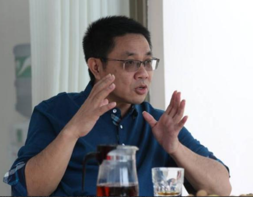 1980年,陈生以优异的成绩考入北京大学经济系,收到录取通知书的那一