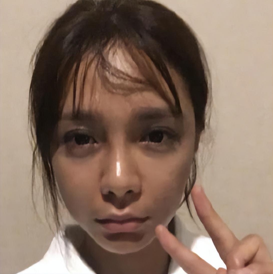 一档《真正男子汉》,让杨幂,沈梦佟丽娅的纯素颜曝光在大众视野.