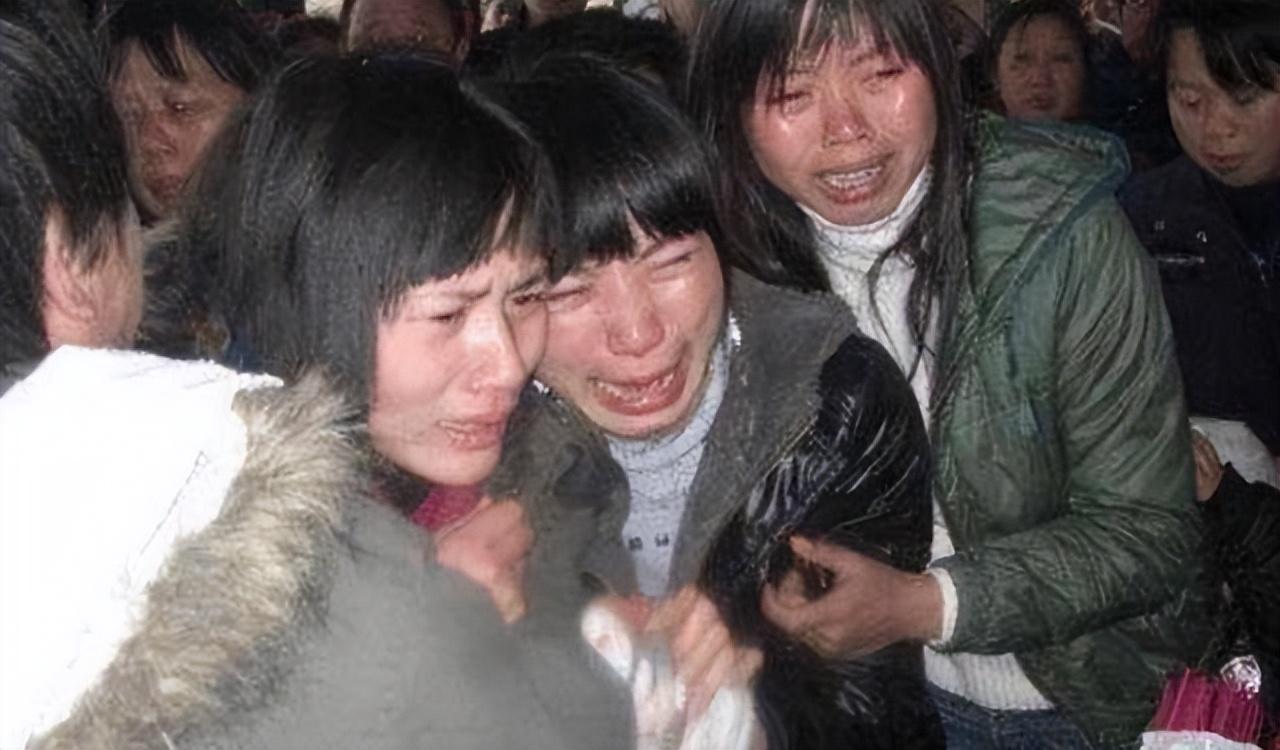 苦命的刘丹27岁去世父亲殉职哥哥离世萧剑为她扫墓多年