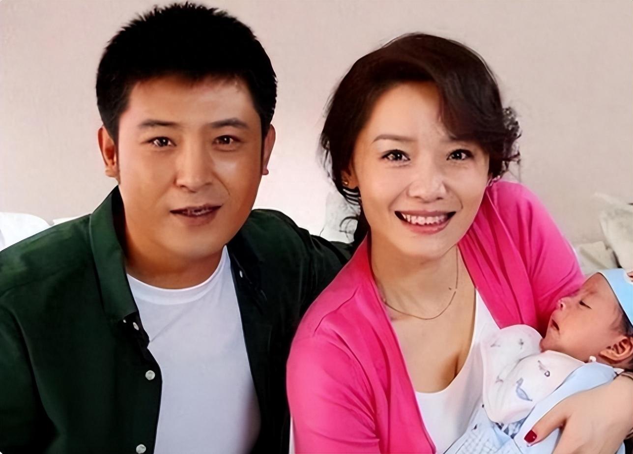 那一年孙涛一个人登上了春晚的舞台,虽然身边的搭档并不是女朋友,但他