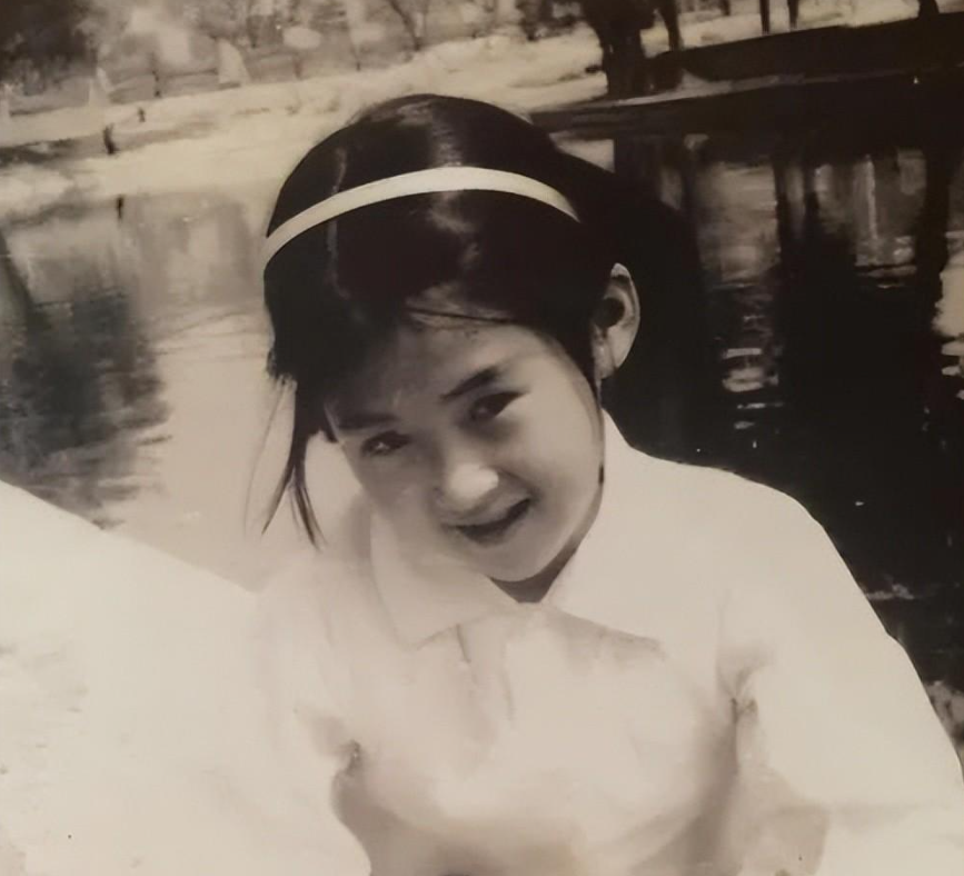 回顾女神许晴才华与颜值兼备越老越迷人今54岁仍单身