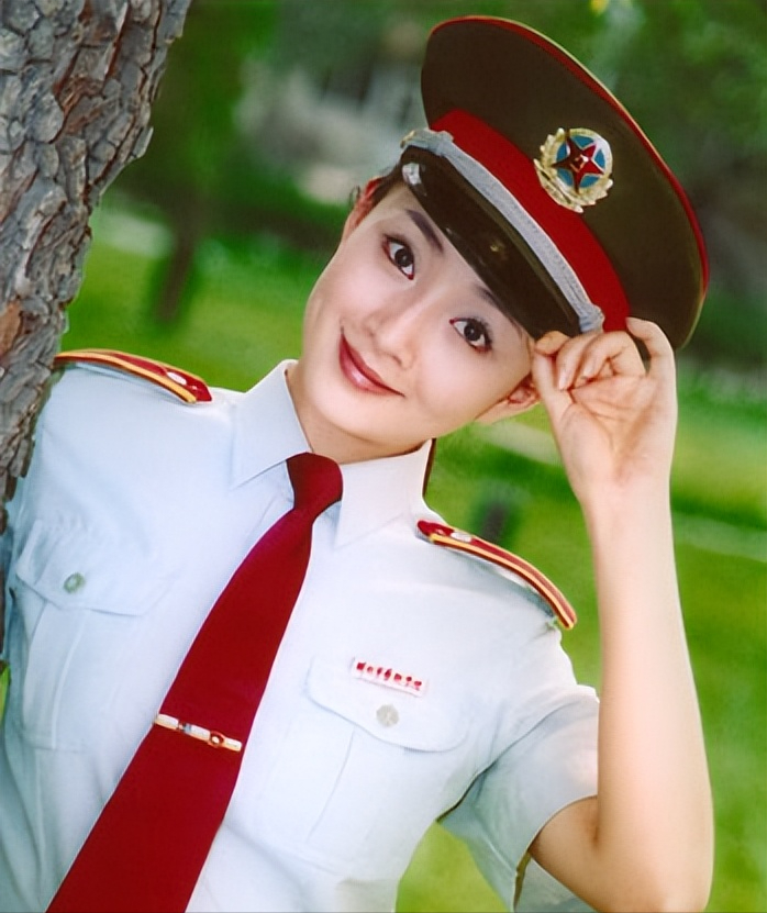 回顾三届军艺校草胖若两人校花依旧美丽还有1位是大满贯视后