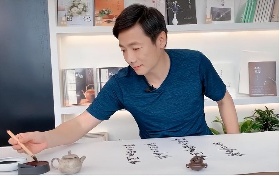 他用两千万将妻宠成宝结婚13年没有孩子现在50岁的他后悔吗