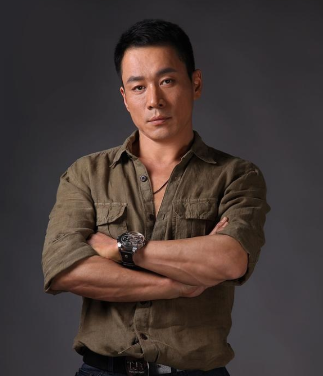 回顾演员丁海峰浪子回头金不换陪初恋抗癌把她当成手心里的宝