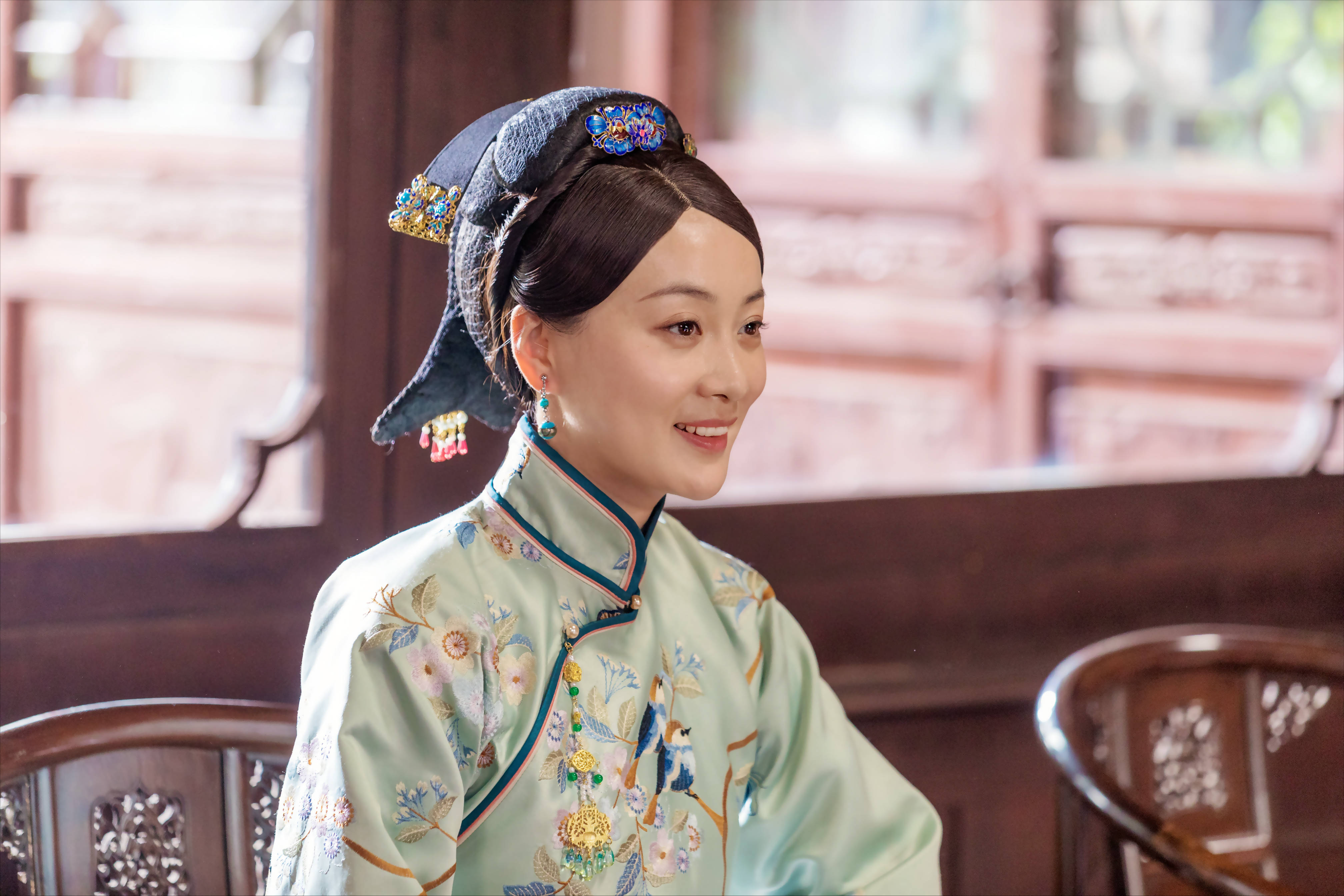 她是《南洋女儿情》里的金碧云,是《小欢喜》中的李萌,是《李大宝的