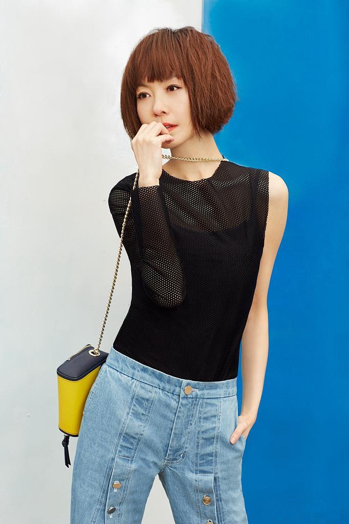 鲁豫走过半生归来仍是一人两段婚姻孩子是她最大的遗憾