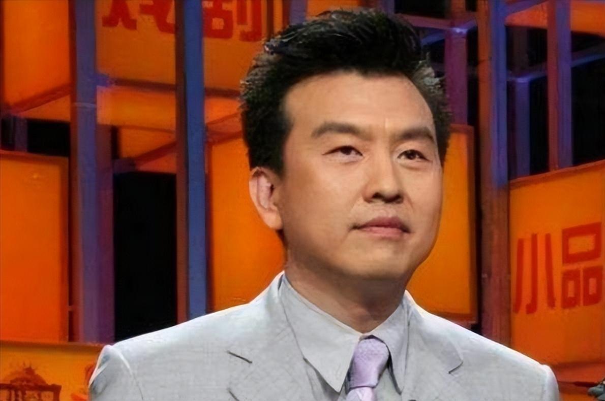 央视主持人张泽群55岁老来得子乐开花妻子身份是个谜