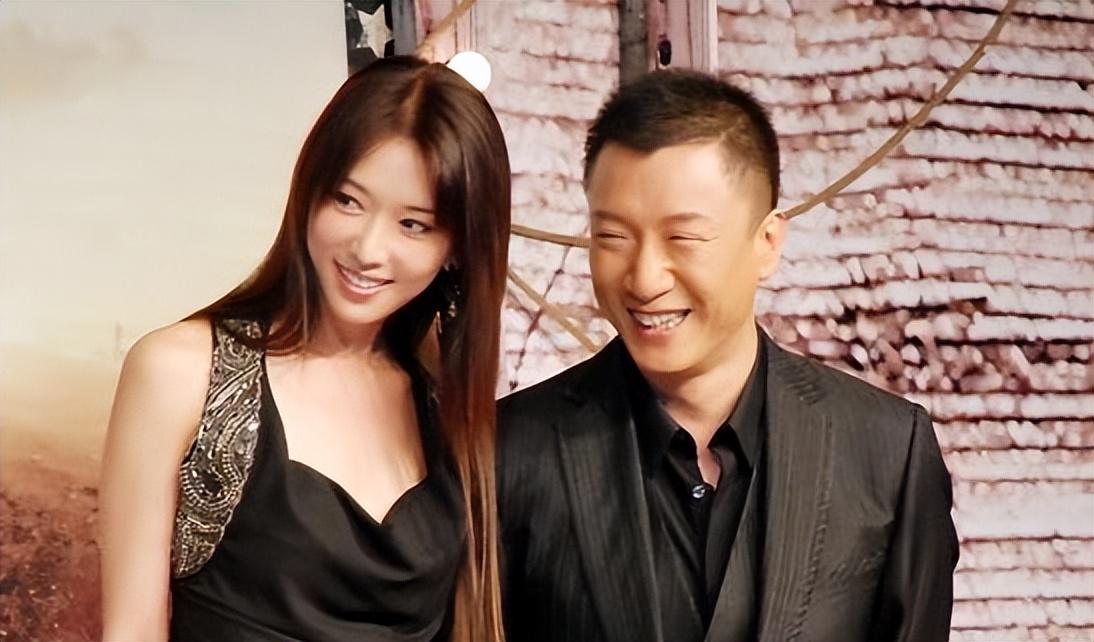 2010年,林志玲和孙红雷在电影《据斩杀马镇》的发布会上,举止亲昵.