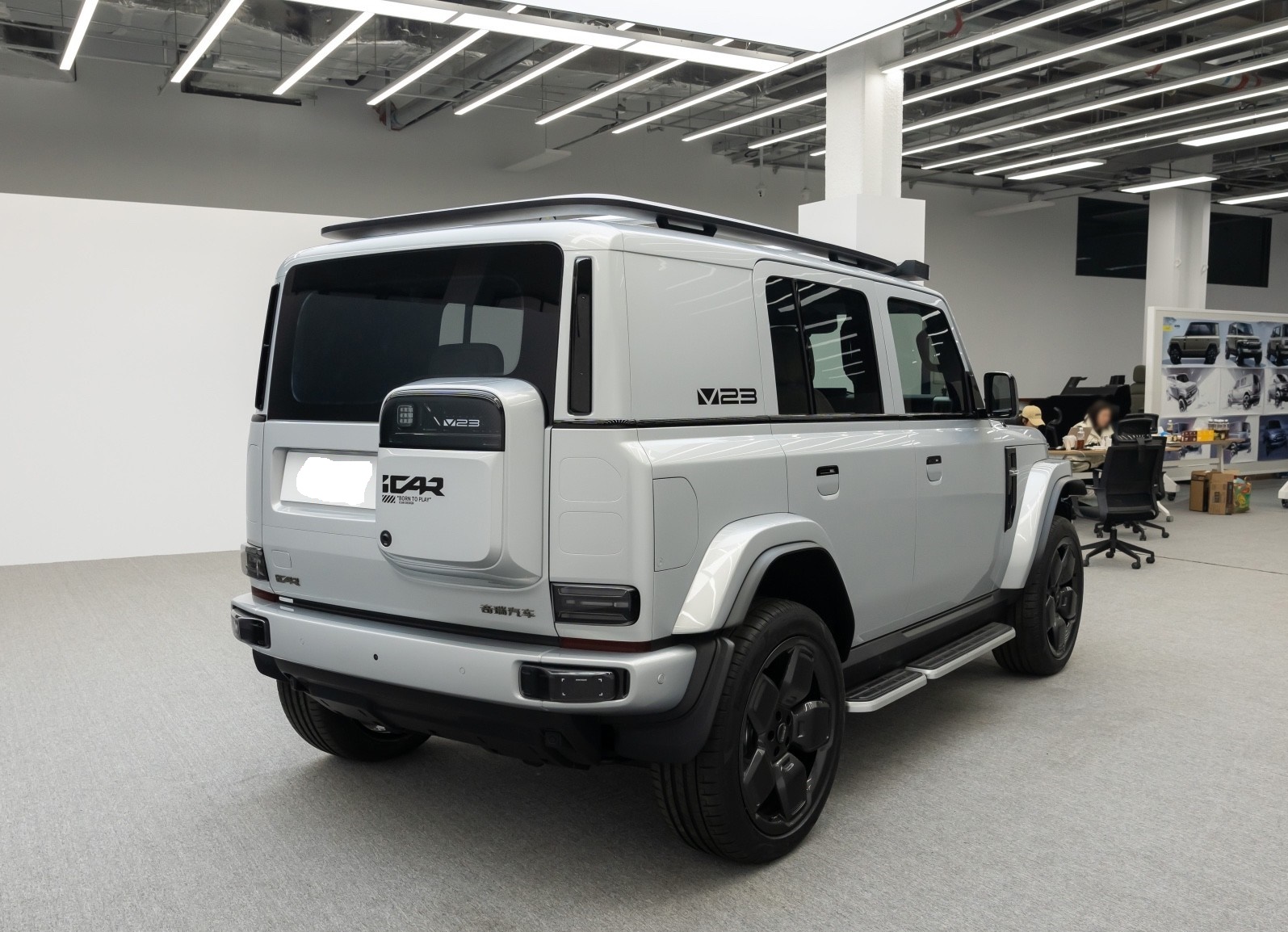 十万级越野硬派suv曝光!"方盒子"外观很硬朗,四驱续航超500km