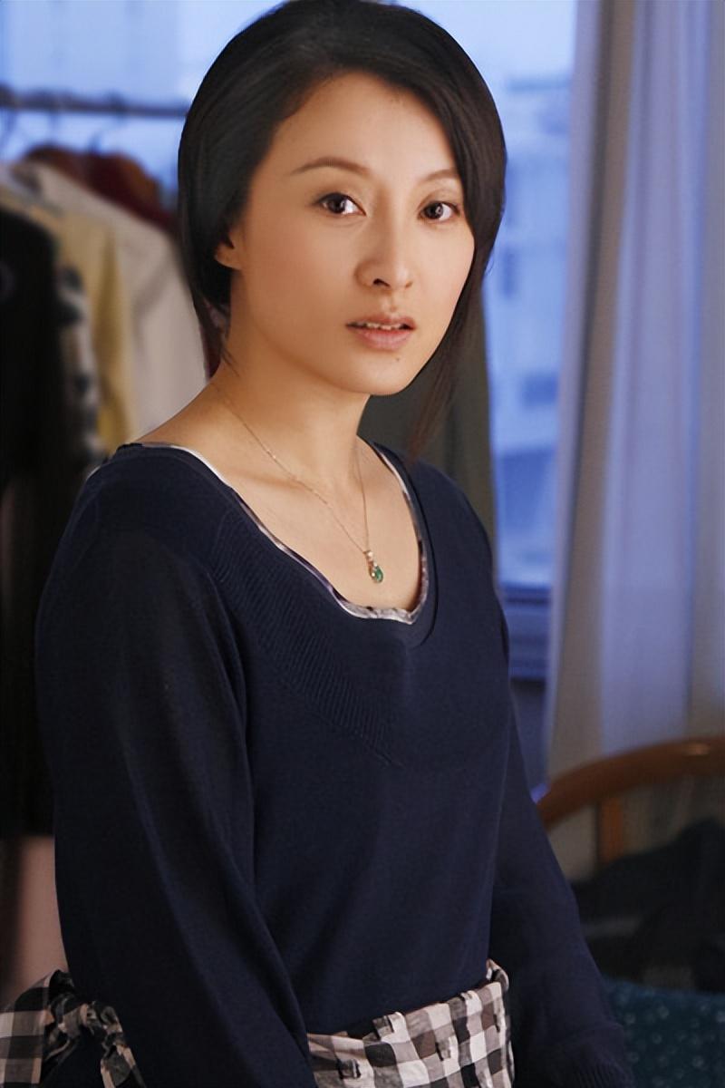 47岁可云现状与导演相识6天闪婚女儿已18岁