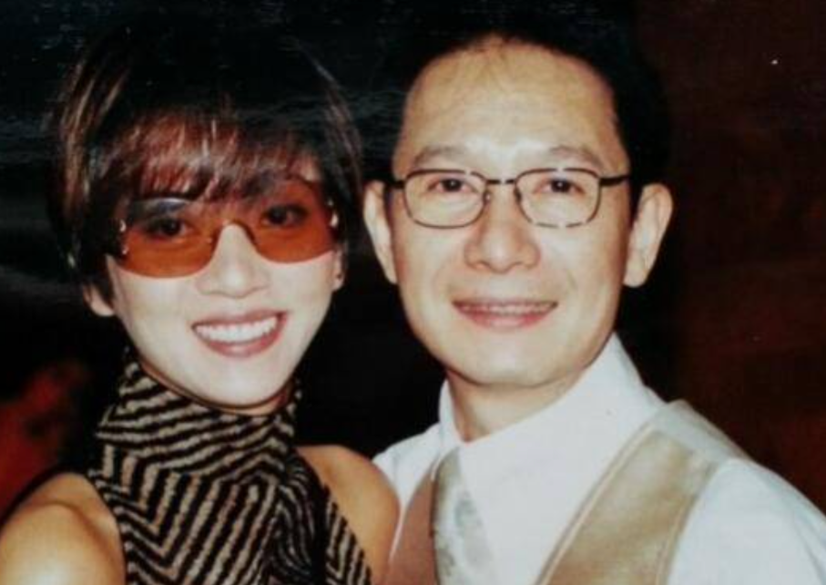 风华绝代梅艳芳夜总会歌女出身穿婚纱垫尿布与观众诀别