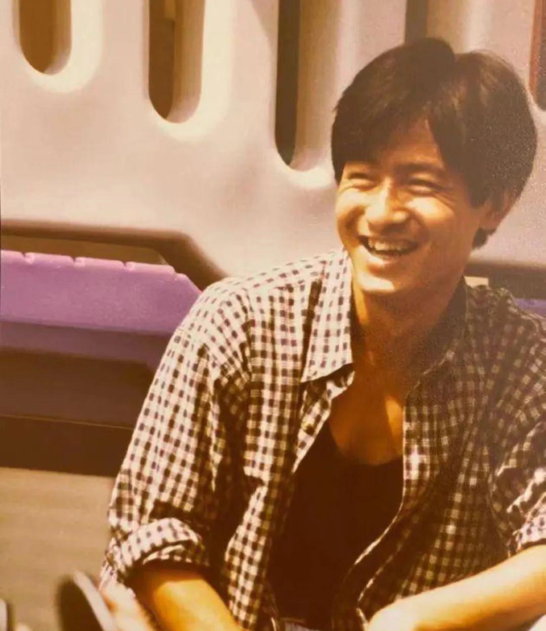 程莉莎和郭晓东的爱情并非一见钟情,而是经过时间的