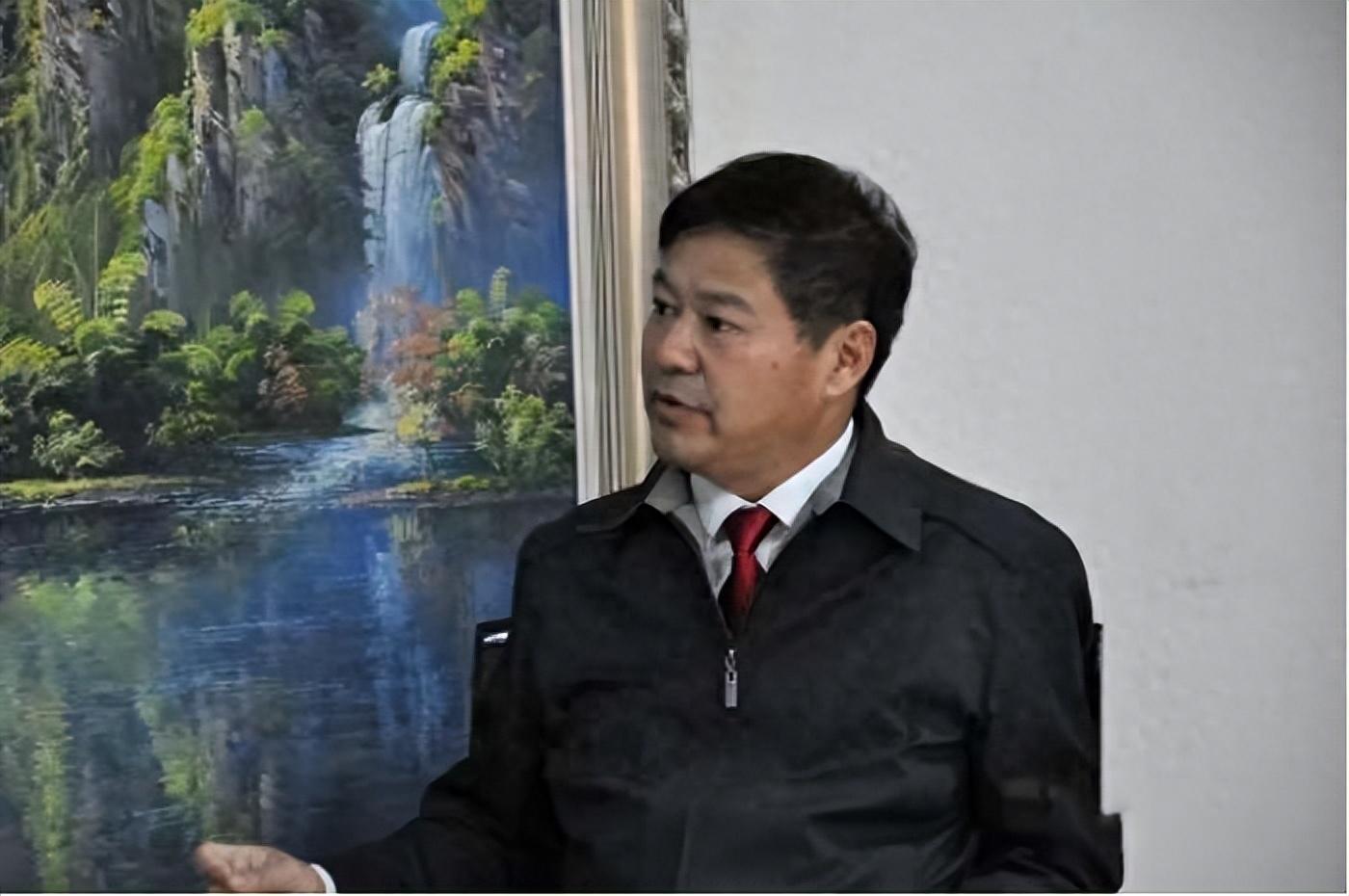 蓝翔校长荣兰祥争夺财产跨省打岳父把三个女儿送监狱