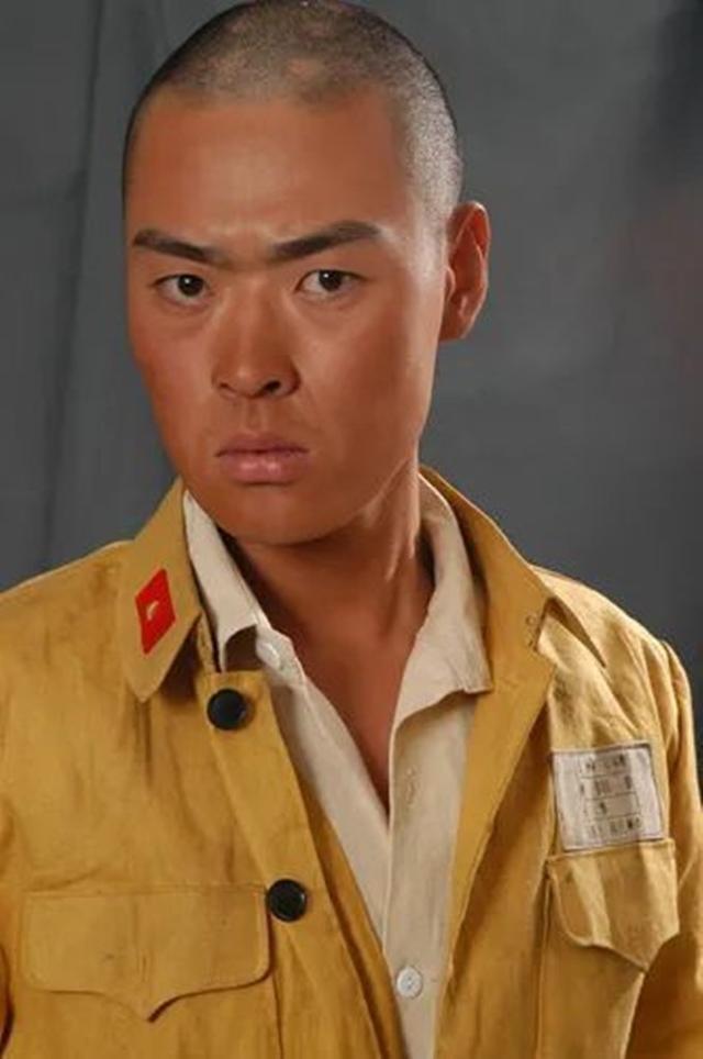 回顾亮剑9位演员境况差别巨大男6号已成一线明星