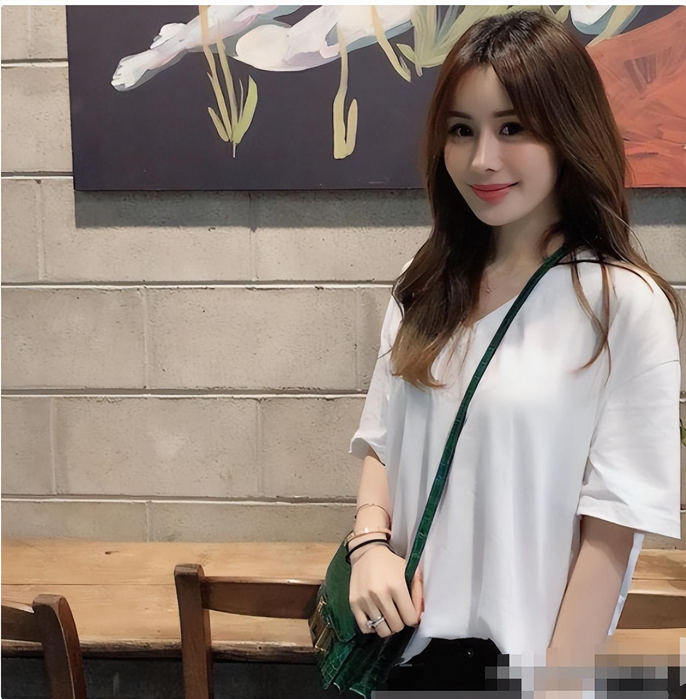 "小杨幂"韦雪:为秦奋赌命生子赚9亿,被王思聪怒骂"地摊货"