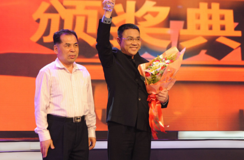 1980年,陈生以优异的成绩考入北京大学经济系,收到录取通知书的那一