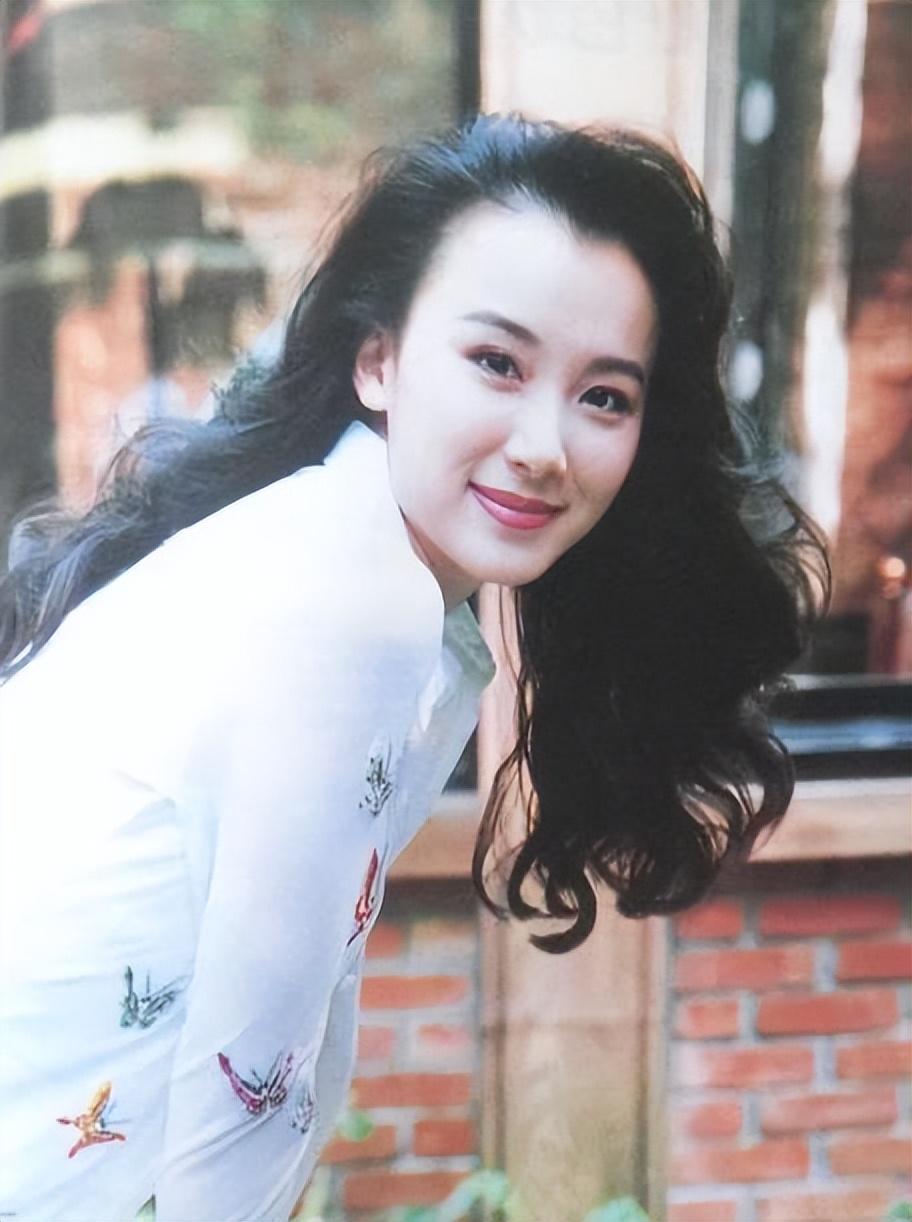 这6位老牌港台女星年轻时风华绝代50岁后却面目全非