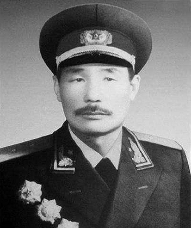 1953年劳动节孙毅天安门观礼被罗瑞卿给盯上后找到答案