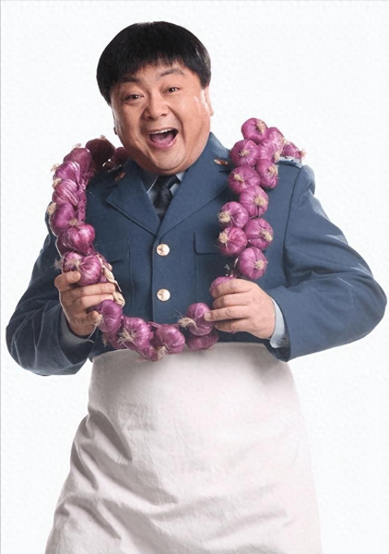 洪剑涛:年轻时长得帅,后因误诊乌龙致发胖,如今儿子成他的骄傲