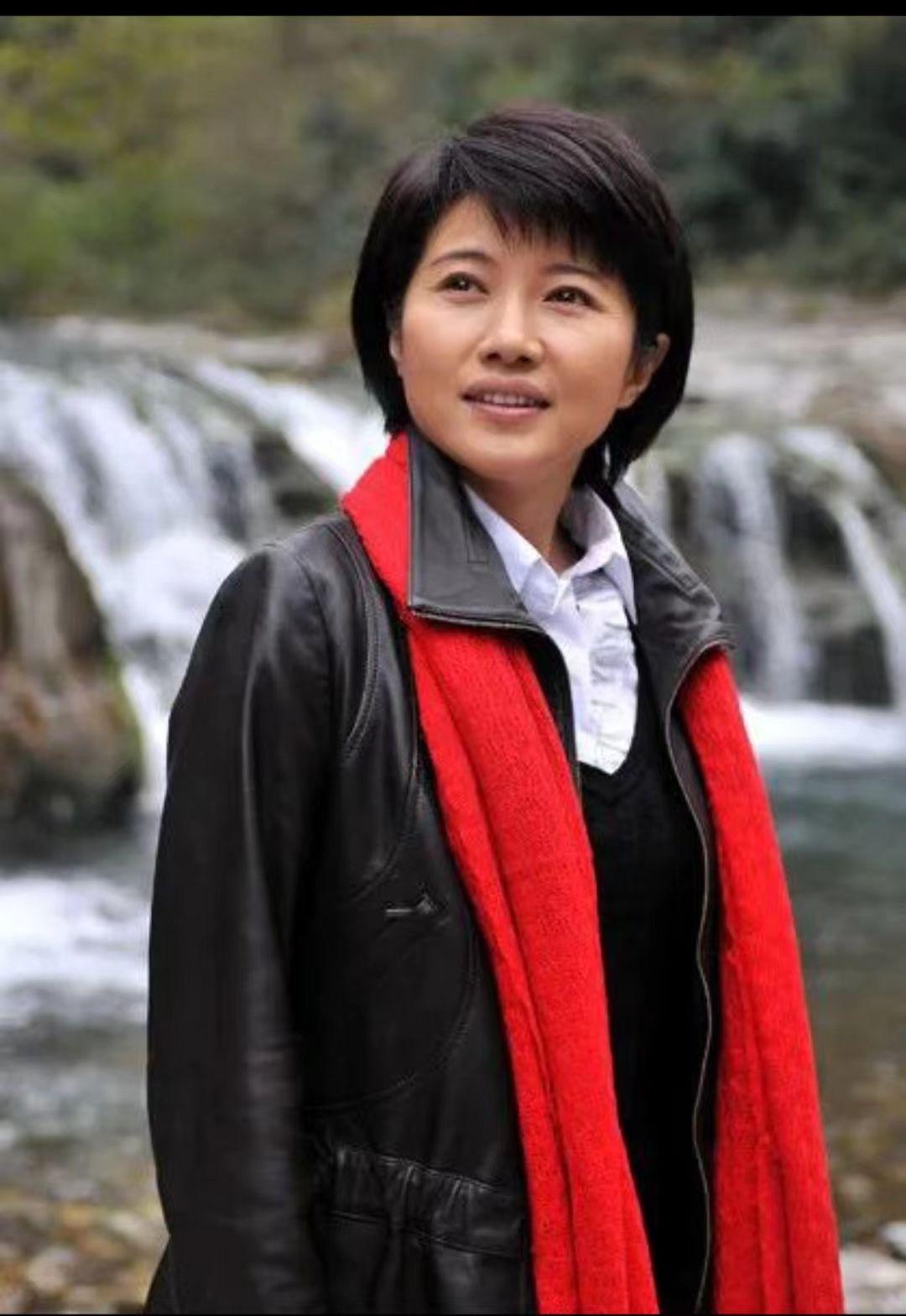 8料影后没能大红大紫为照顾病母淡出演艺圈八年如今仍单身