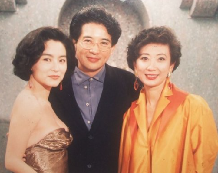 回顾林青霞算不算80年代第一美女看她和巩俐的合照就有答案了