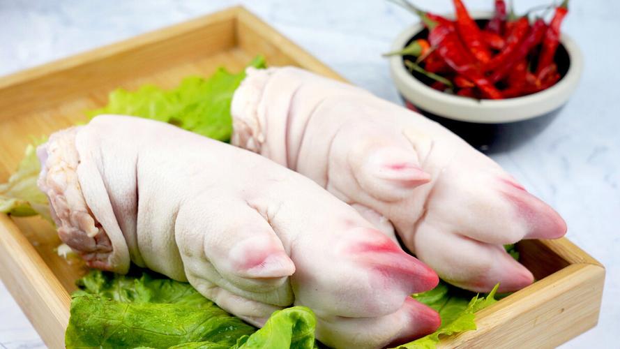 市场上的冰冻猪蹄从哪来的冷藏柜老板说漏嘴你听完再吃