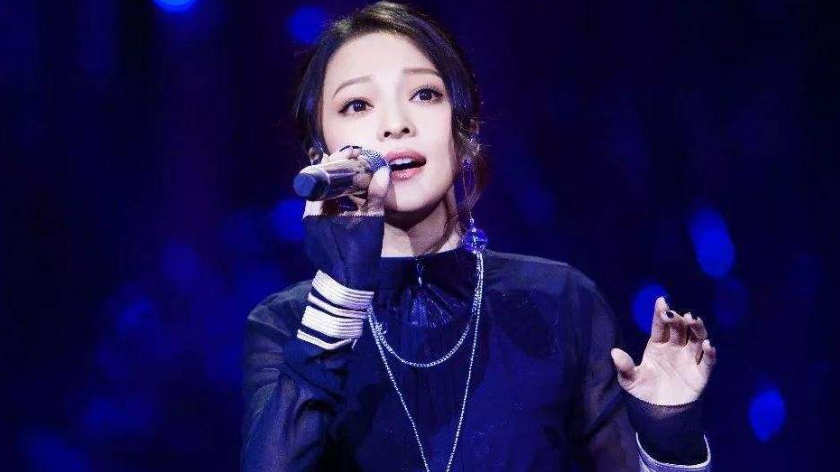 回顾这一次靠造型出圈的张韶涵让所有人都刮目相看